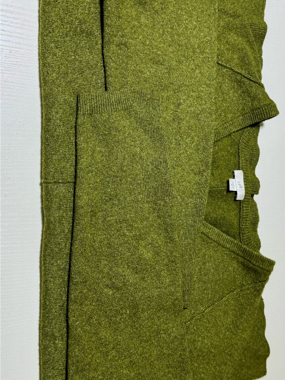 J. Jill Men's V-Neck Sweater in Olive